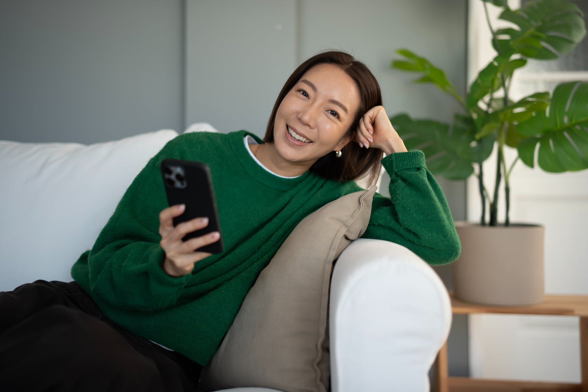 employee-phone